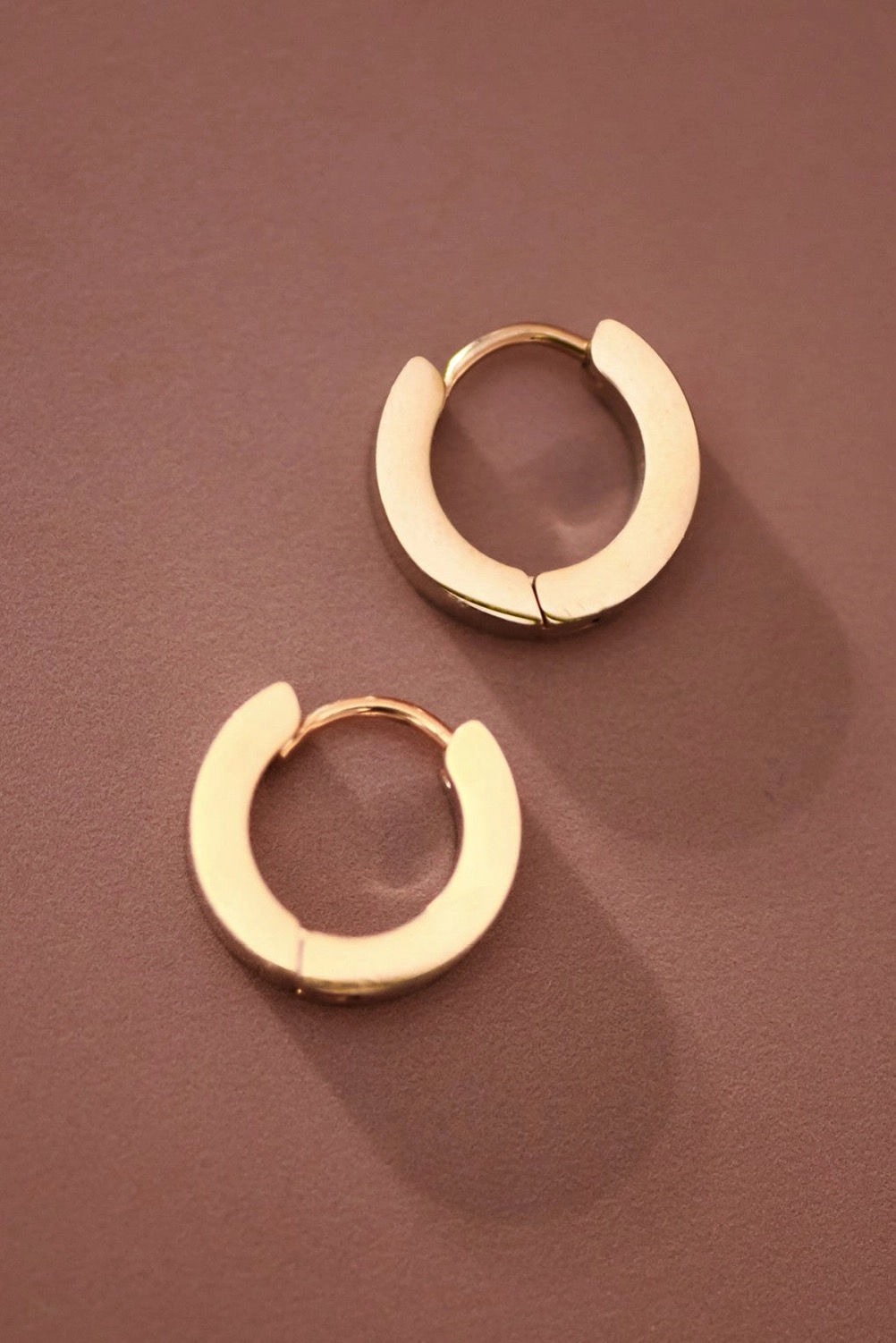 Chunky gold huggie hoop earrings